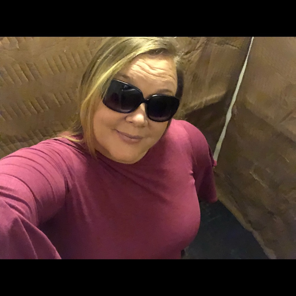 Meet your Posher, Claire